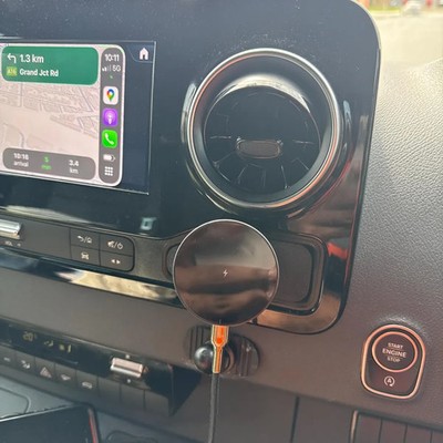 für Mercedes Sprinter W907 QI Handyhalterung Magnet Auto Ladegerät 19-24