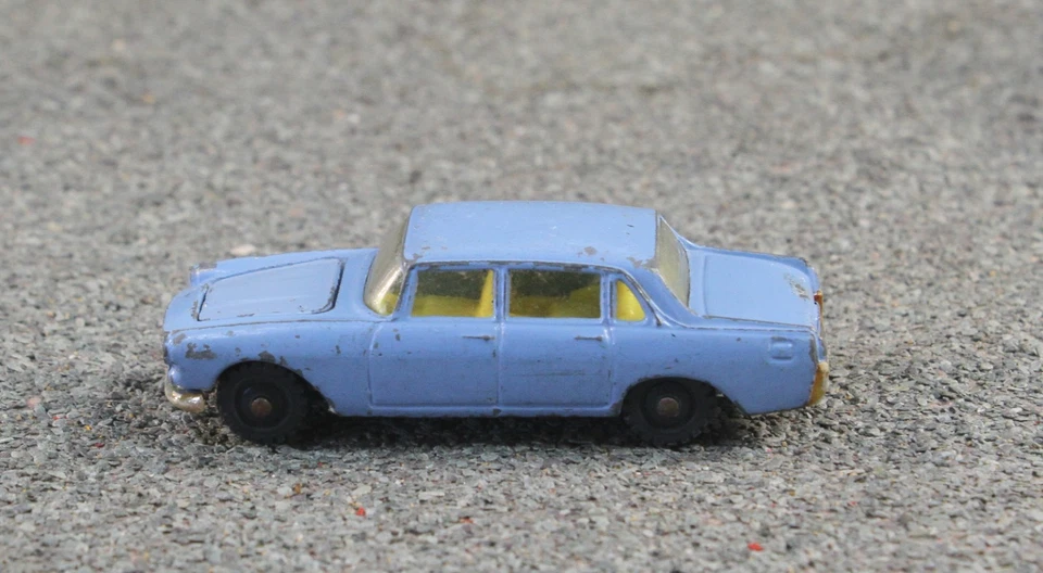 Husky UK Light Blue #5 Lancia Flaminia Car Good FNQHotwheels U5076 - image 2 of 4