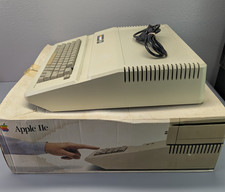 Apple IIe Computer A2S2064 and Boards - Working with Issue - Original Box