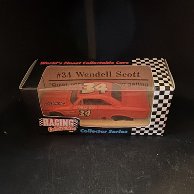 Racing Collectables Collector Series Wendell Scott #34 1991 Ford NASCAR 1:64