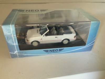 NEO Scale Models Ford Escort XR3i Cabriolet Maßstab 1:43