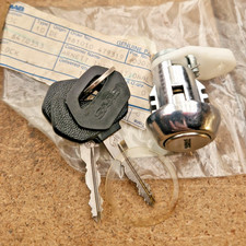 Saab 900 4 porte (84-86) cilindro serratura porta anteriore sinistra e chiavi 8470353 NUOVO ORIGINALE