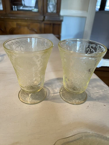 Depression Glass Hazel Atlas Florentine #2 Poppy 4 inch Tumbler (2)