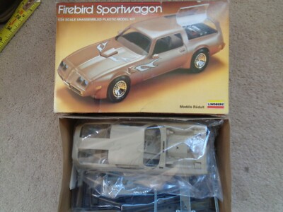LINDBERG FIREBIRD SPORTWAGON HOBBY MODEL KIT 1/24 VINTAGE - DATED 1984