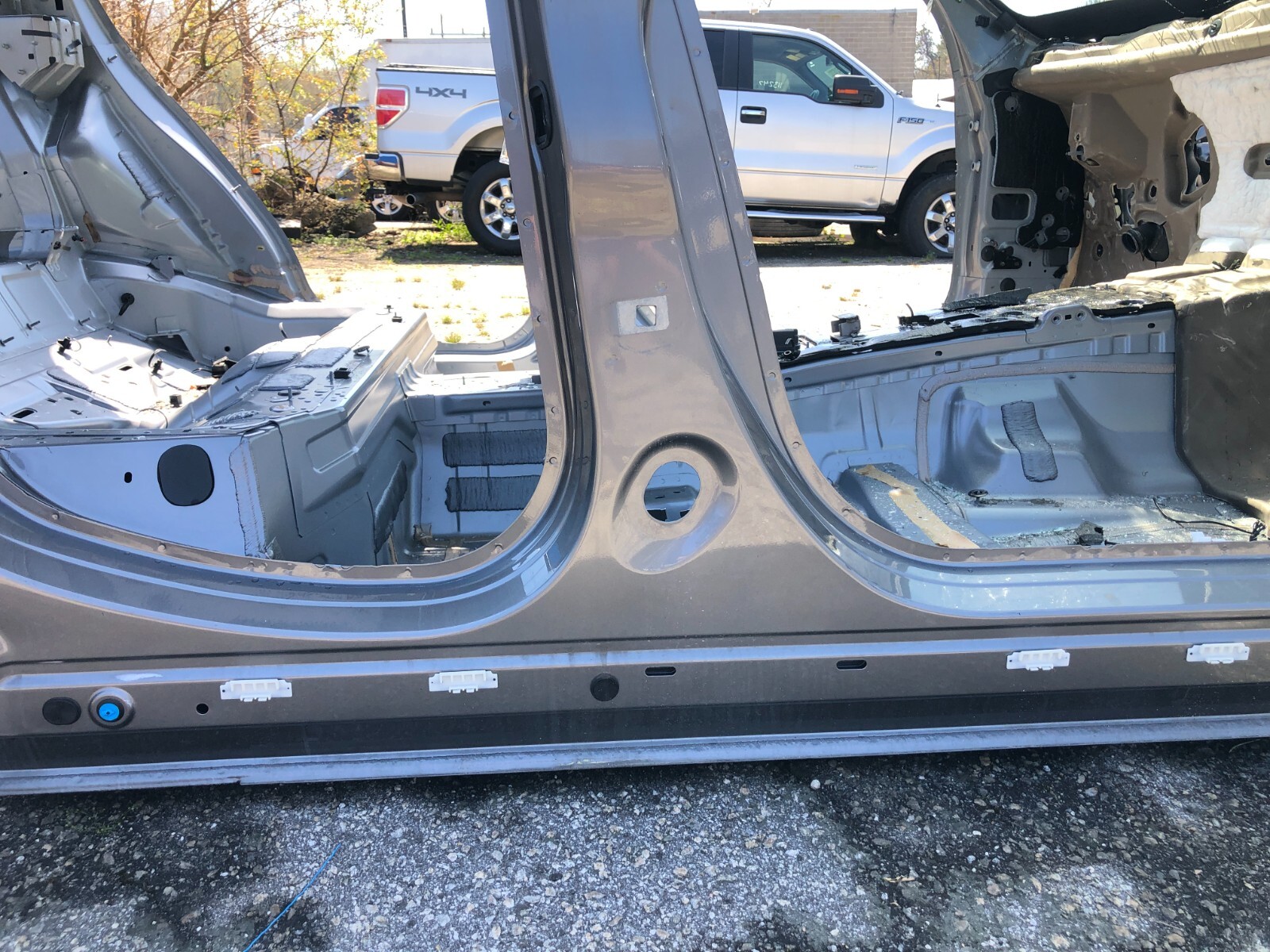 2018-2022 ALFA ROMEO STELVIO RIGHT PASS SIDE B PILLAR ROCKER PANEL CLIP ...
