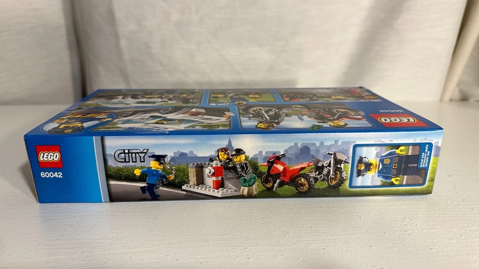 LEGO CITY HIGH SPEED POLICE CHASE #60042 Brand New SEALED RETIRED Free Shipping - Image 3 of 4