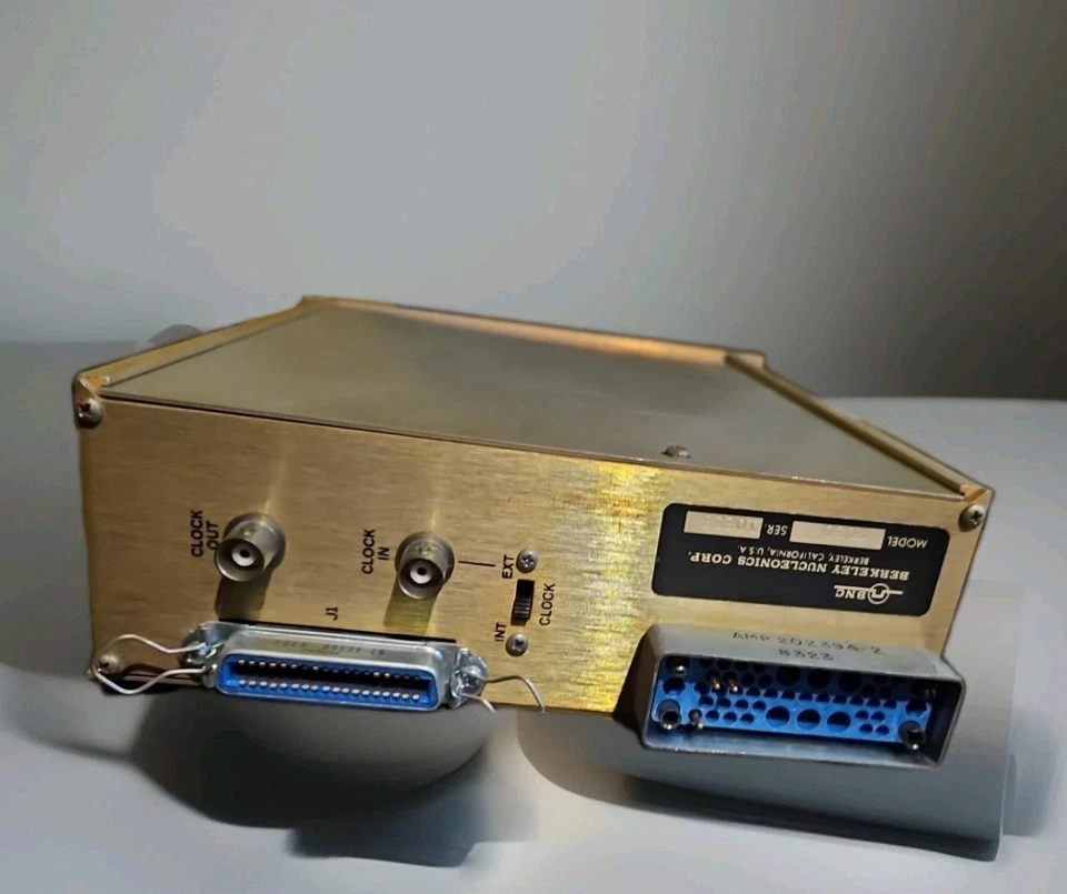 BNC Model 7050 – Digital Delay Generator - Image 2 of 4