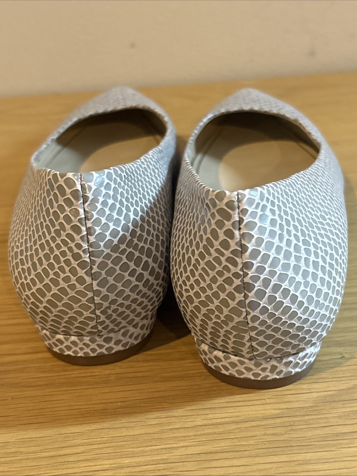 VIONIC Lena Embossed Silver Pointed Toe Flats Com… - image 4