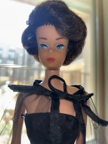 Vintage Bubblecut Barbie Doll 850 - Brunette w/ OSS & Black Magic Outfit - Nice!