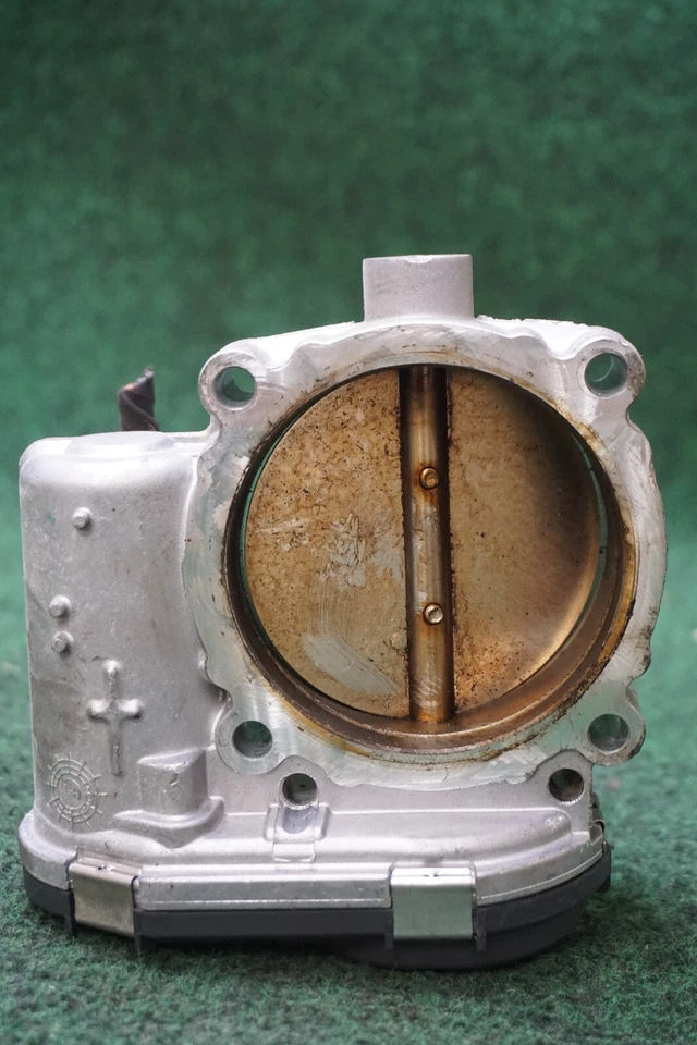 Chrysler 300 2014 3,6 L carrocería del acelerador OEM 05184349AC 75.495 millas Foto 3 de 4