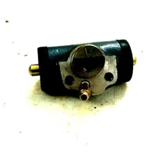 Zetor Wheel Cylinder LH (Lip Seal ) O.E Quality Model 2511/3511