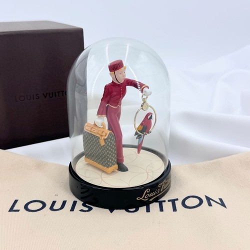Louis Vuitton Glass Snow Globe Dome Hotel Page Boy Limited 2012 w/Box - Picture 4 of 10
