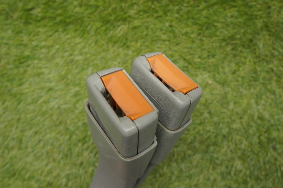 88-98 Chevy GMC OBS Cinturón de seguridad Hebilla Pestillo Par Gris Silverado Sierra Cubo Foto 4 de 4