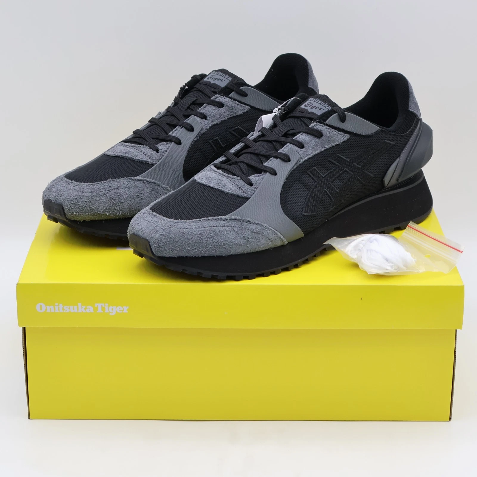 1183B555-001 Onitsuka Tiger Moage CO Black Carrier Grey (Men's)