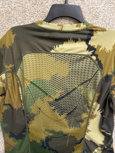 Nike T-Shirt Mens L Green Pro Hypercool Camo Camouflage Fitted Run 801805-325 - Picture 3 of 15