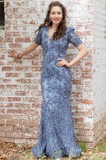 XSCAPE Dusty Blue Dress Size 4 - Evening Gown Floral Sequin Applique Mesh Maxi