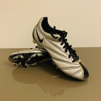 r9 silver boots