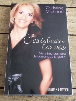 *Paperback French Book C'est Beau la Vie - Christine Michaud 2010