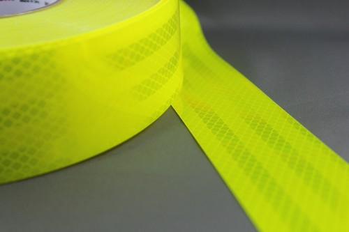 3M Fluro Yellow Green (983-23) DiamondGrade Class 1 Reflective Tape 50mmx10m - Picture 10 of 10