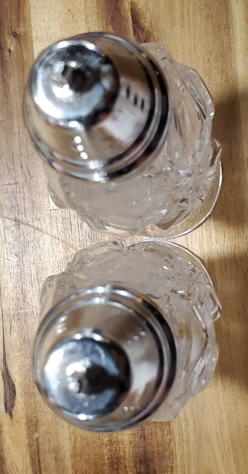 Elegante salero y pimentero vintage de vidrio transparente de 7" de alto Foto 2 de 4