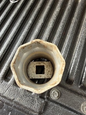 Mac Tools AS11905 2 9/16  8 Point Axle Spindle Wheel Nut Socket 