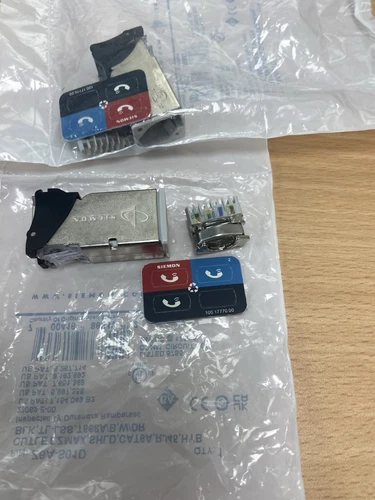 SiemonZ6A-S01D Outlet ZMAX SHLD CAT6A RJ45 HYB BLK TL-LSS T66A/B,W/DR £4 each