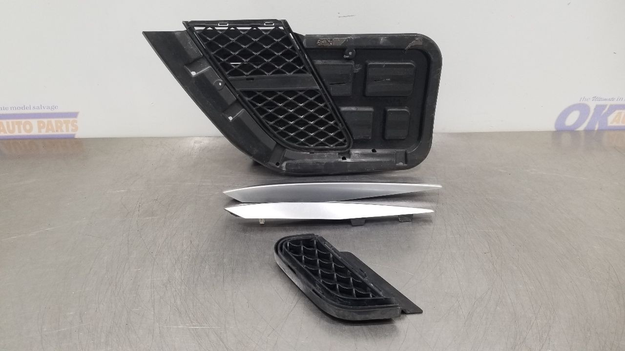 11 MERCEDES BENZ SLS AMG C197 FENDER GRILLE WITH TRIM LEFT DRIVER