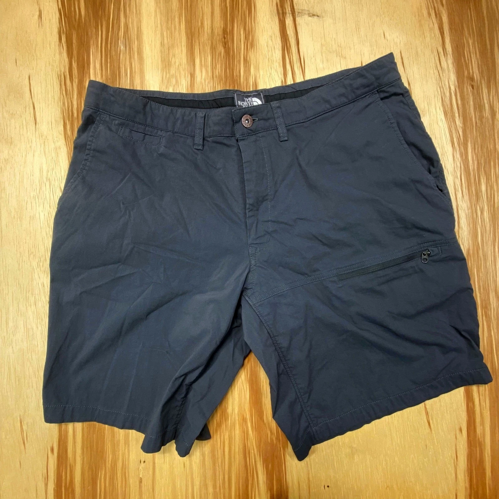North Face Shorts Men's Size 38 Zippers Hiking Activewear Black