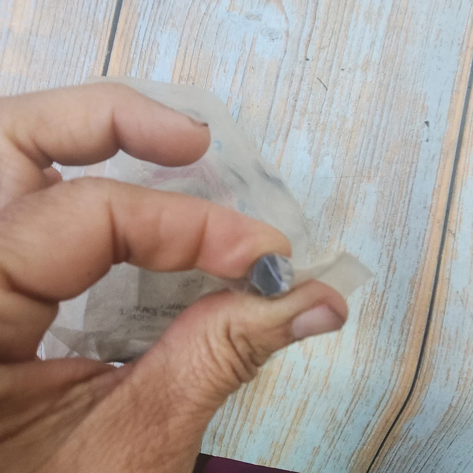 Mopar 4300258 Chrysler LeBaron GTS New Yorker Tapa Inyector Tornillo de fijación NORS Foto 2 de 4