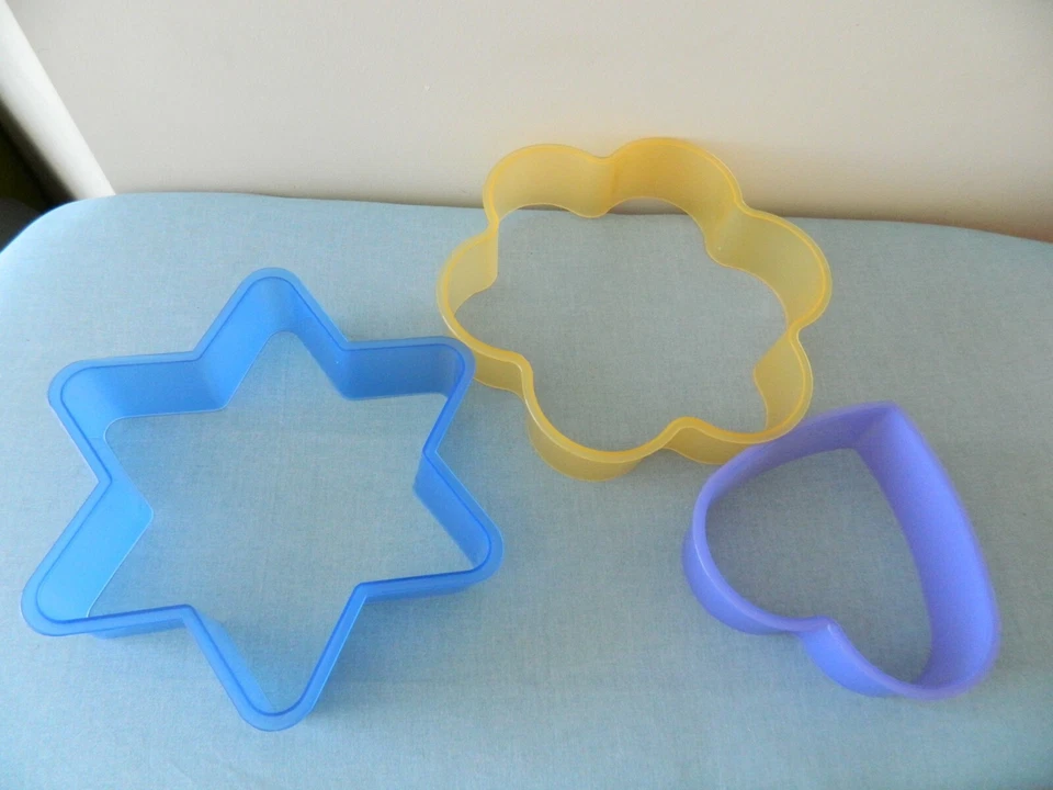 Cake Dough Cutters & Shapers Plastic Heart Star Flower Shapes 8" & 10" - Image 4 of 4