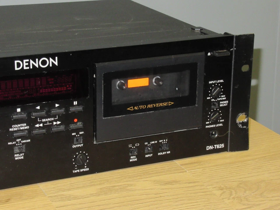 Cubierta de cinta/reproductor de CD estéreo profesional DENON DN-T625 necesita reparación Foto 4 de 4
