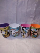 Lot Of 4 Peanuts Worldwide LLC Hallmark Cards INC. Plastic Cup Signed Schulz 