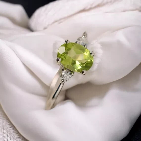 1.28 Ct Oval Cut Natural Peridot & Diamond Engagement Ring 14K White Gold solid