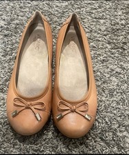 Vionic Minna   Leather Flats Women  s Size 7.5