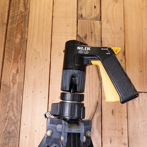 SLIK Shogun Tripod with AF2100 Trigger Tripod Ball Head - Broken Catch on Leg - Picture 3 of 8