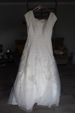 Ivory Lace Cap Sleeve A-Line Wedding Dress Scoop Neck Corset Back Full-Length