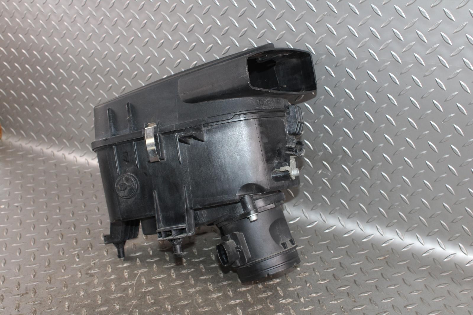 Maserati Ghibli 2014-2019 Right Air box top