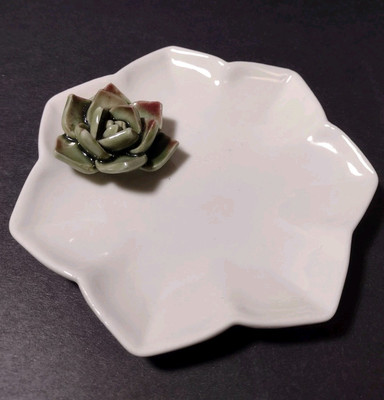 Kimdio Succulent Flower Trinket Dish 5'' Ceramic Porcelain White Flower Shaped 