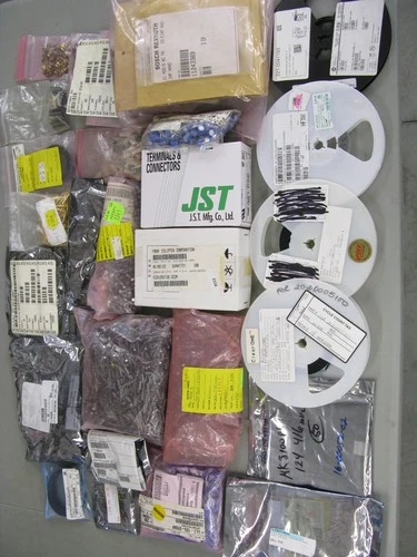 SELECT LOT#22 MIXED LOT OF ICS, CONNECTORS SMD COMPONENTS  INTEGRATED CIRCUITS