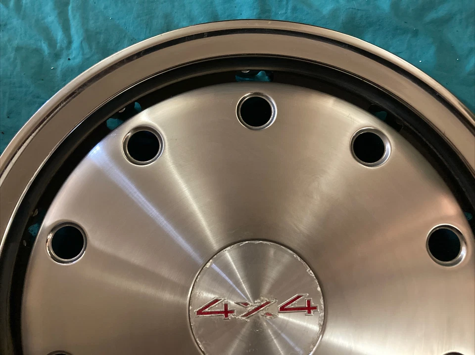 Tapacubos cubierta rueda trasera Chevrolet GMC Truck Suburban 1500 2500 3500 4x4 15" OEM Foto 3 de 4