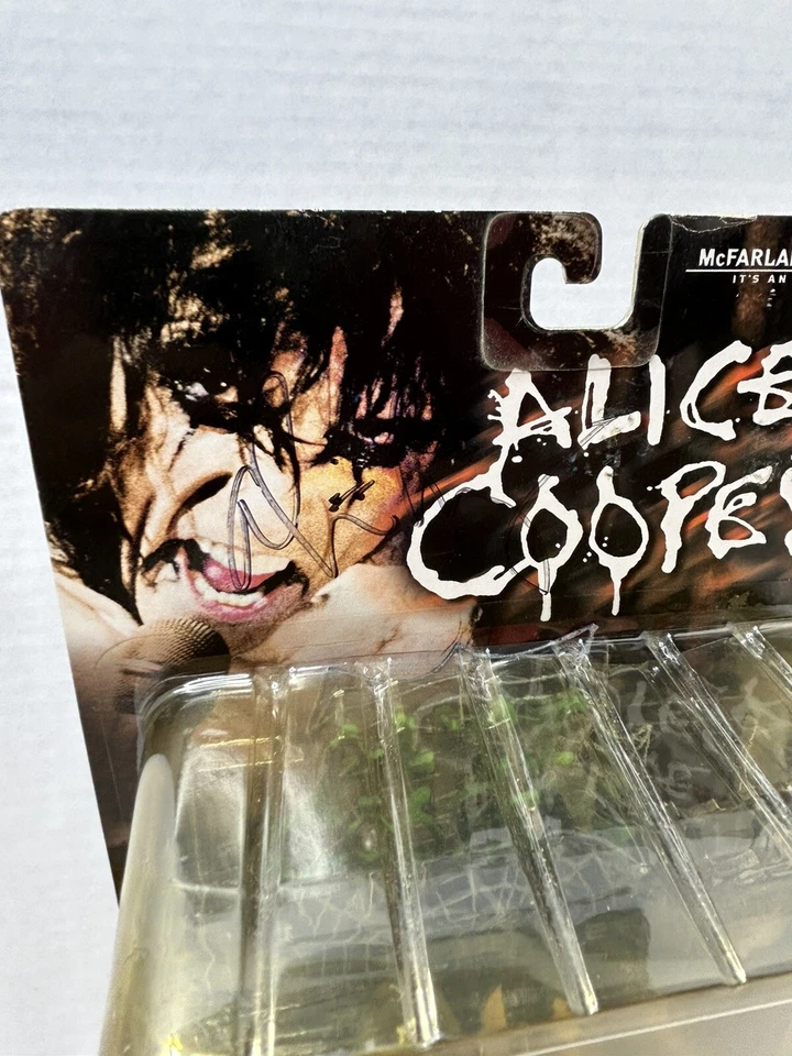 Figura de acción autografiada por Alice Cooper McFarlane Spawn firmada en negro J6 Foto 2 de 4
