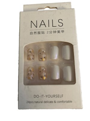 Nails Do It Yourself 24 Pieces Natural Delicate & Comfortable 
