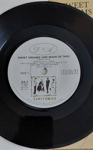 Eurythmics  Sweet Dreams (Are Made Of This) 7" Vinyl in very good plus condition - Picture 4 of 6