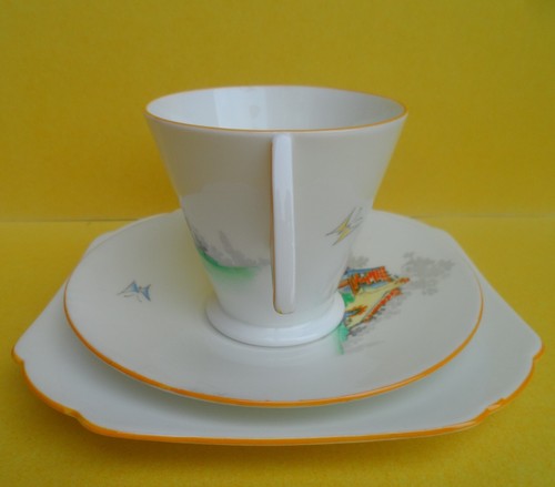 Ein seltenes Shelley Art Deco Teetrio "Red Roof Cottage" Mode Form. um 1930. - Bild 4 von 17