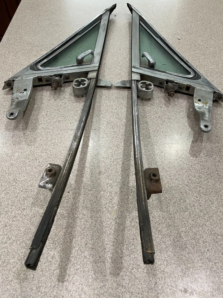 Ford Mustang 1968 diestro conjunto completo de marco de ventana de ventilación con vidrio tintado Foto 3 de 4