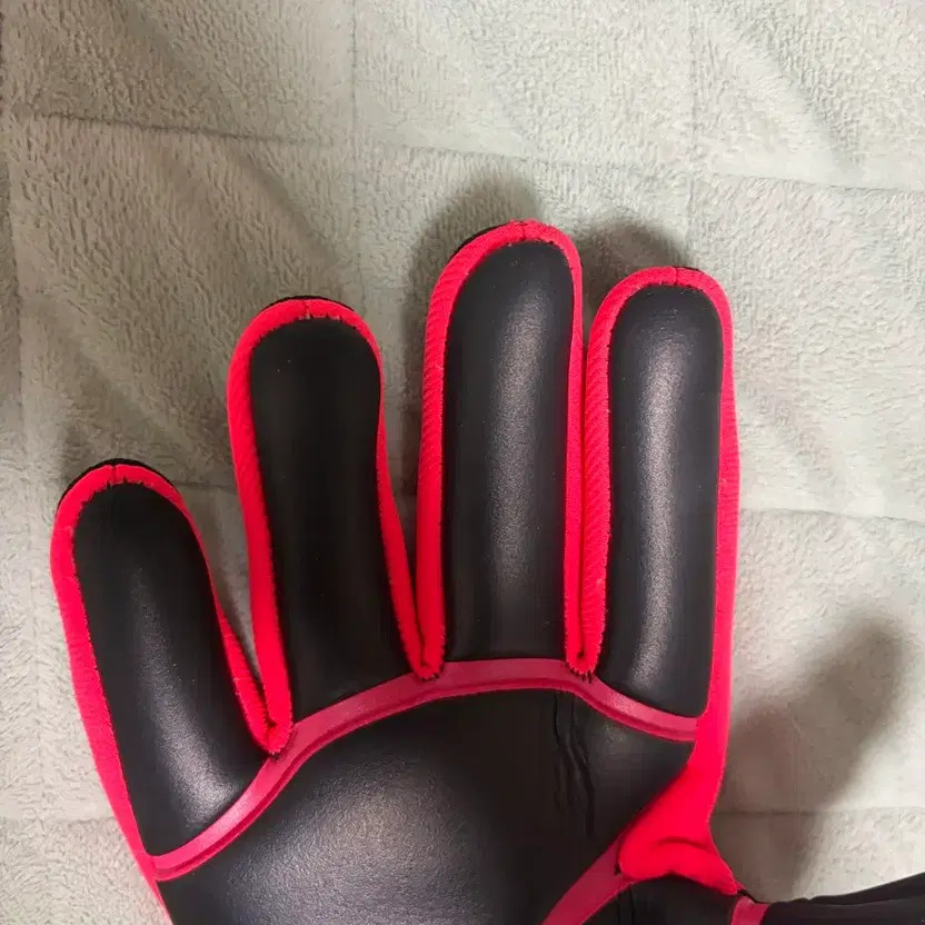 Adidas Predator Pro Goalkeeper Gloves - Size 9 thumbnail 5