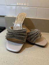 Badgley Mischka Women s Teenie Heeled Sandal SIZE 7 167 RETAIL