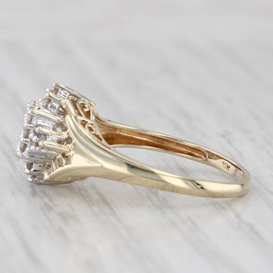 Помолвочное кольцо из 10-каратного белого желтого золота с кластером бриллиантов 0,16 карата размер 7,25 - Изображение 3 из 4