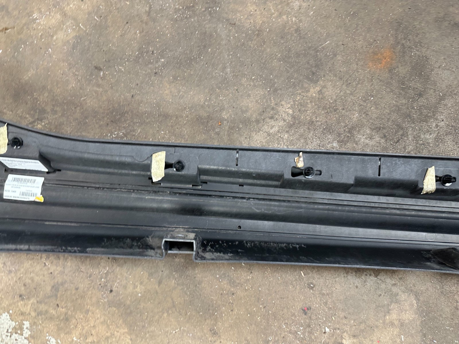 14-24 MASERATI GHIBLI - LEFT DRIVER SIDE SKIRT ROCKER PANEL COVER MOLDING OEM