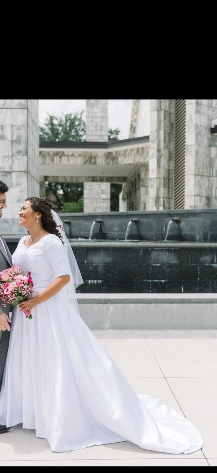 Encantador Vestido de Novia Hecho a Mano - Vestido de Baile con Tren Fluido y Mangas 3/4 Foto 4 de 4